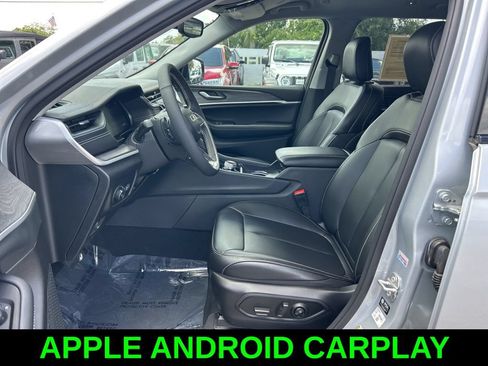 Used 2024 Jeep Grand Cherokee L Limited RWD image 11