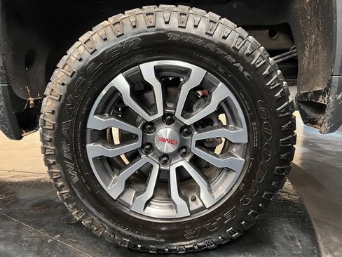 Used 2021 GMC Sierra 1500 AT4 image 25