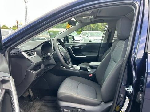Used 2025 Toyota RAV4 XLE w/ Convenience Package FWD image 17