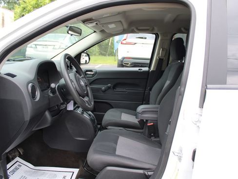 Used 2014 Jeep Compass Sport AWD/4WD image 13