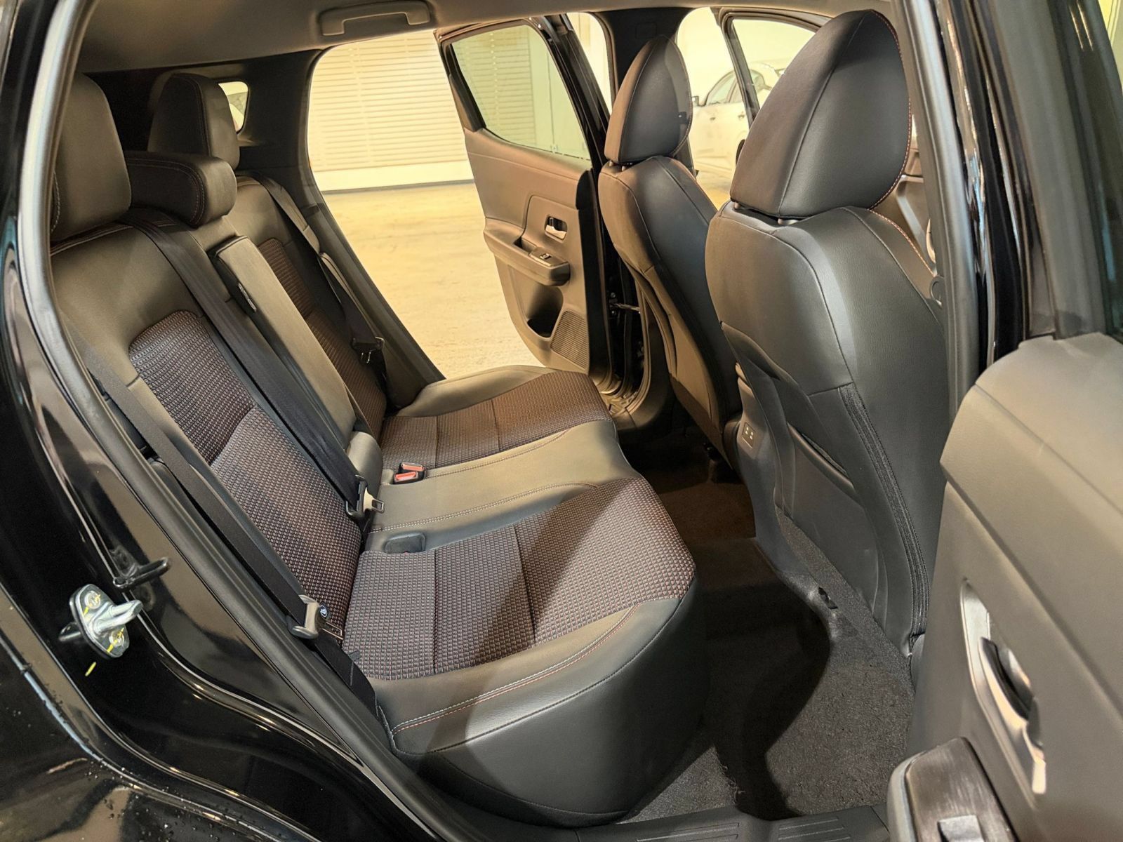 Used 2026 Nissan Kicks SR FWD image 35