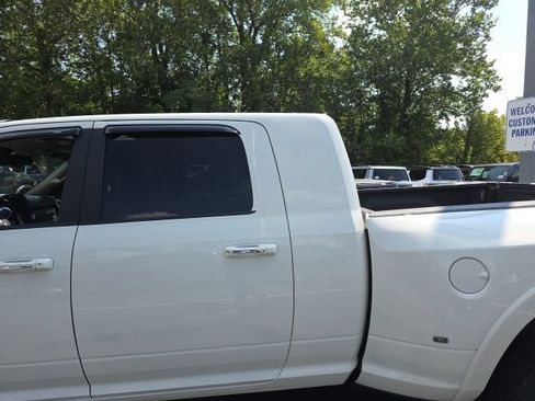 Used 2022 RAM 3500 Laramie AWD/4WD image 19