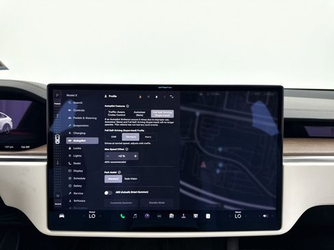 Used 2022 Tesla Model X image 27