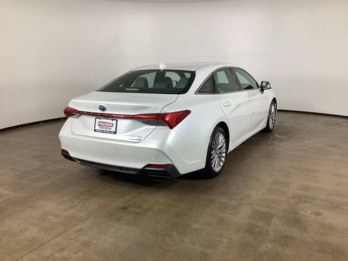 Used 2020 Toyota Avalon Limited w/ Advanced Safety Package FWD image 5