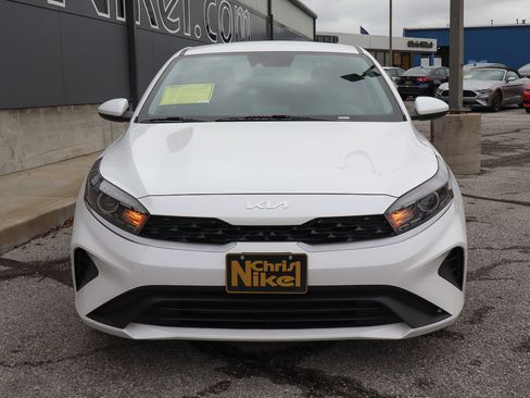 Used 2023 Kia Forte LXS image 2