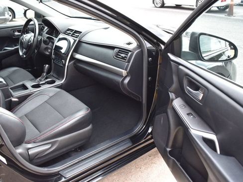 Used 2016 Toyota Camry SE FWD image 15