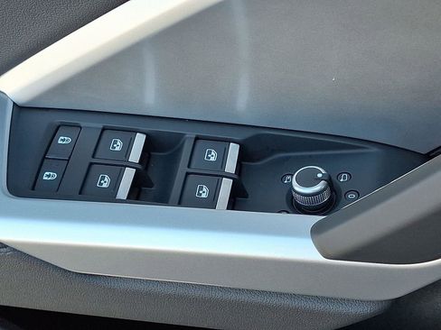 New 2025 Audi Q3 2.0T Premium image 17