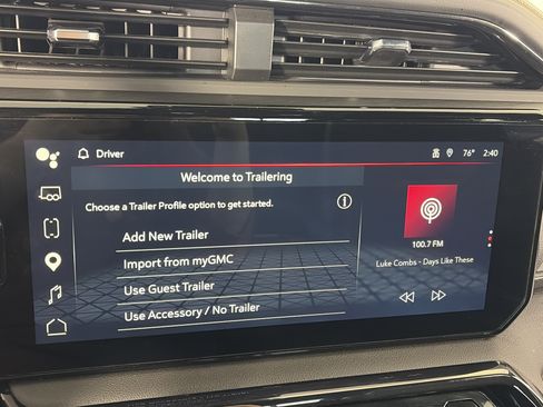Used 2023 GMC Sierra 1500 AT4 w/ AT4 Premium Package AWD/4WD image 23