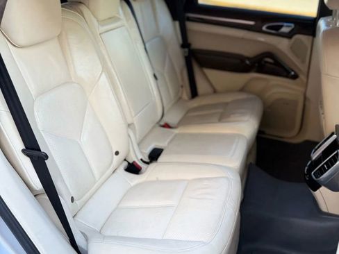 Used 2012 Porsche Cayenne Turbo image 20