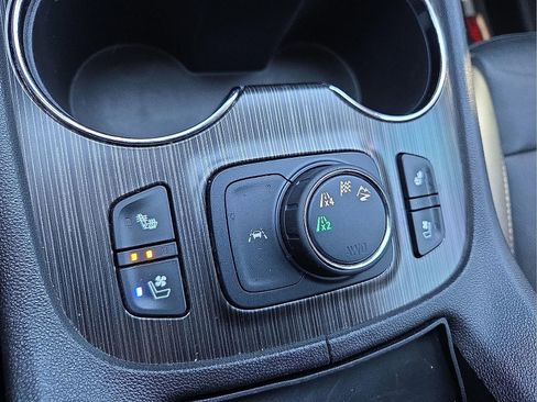 Used 2021 GMC Acadia SLT w/ Premium Package image 20