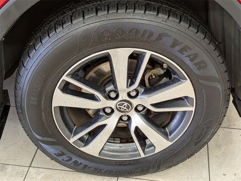 Used 2016 Toyota RAV4 XLE image 12