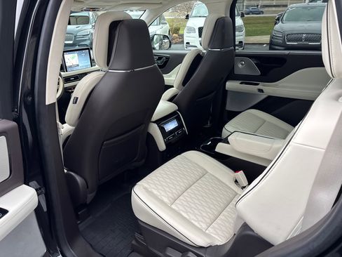 Used 2023 Lincoln Aviator Black Label w/ Dynamic Handling Package image 27