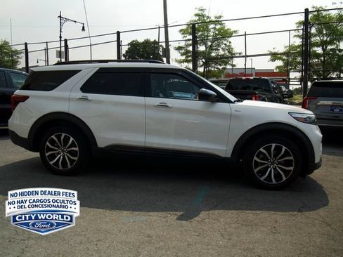 Certified 2022 Ford Explorer ST-Line AWD/4WD image 3
