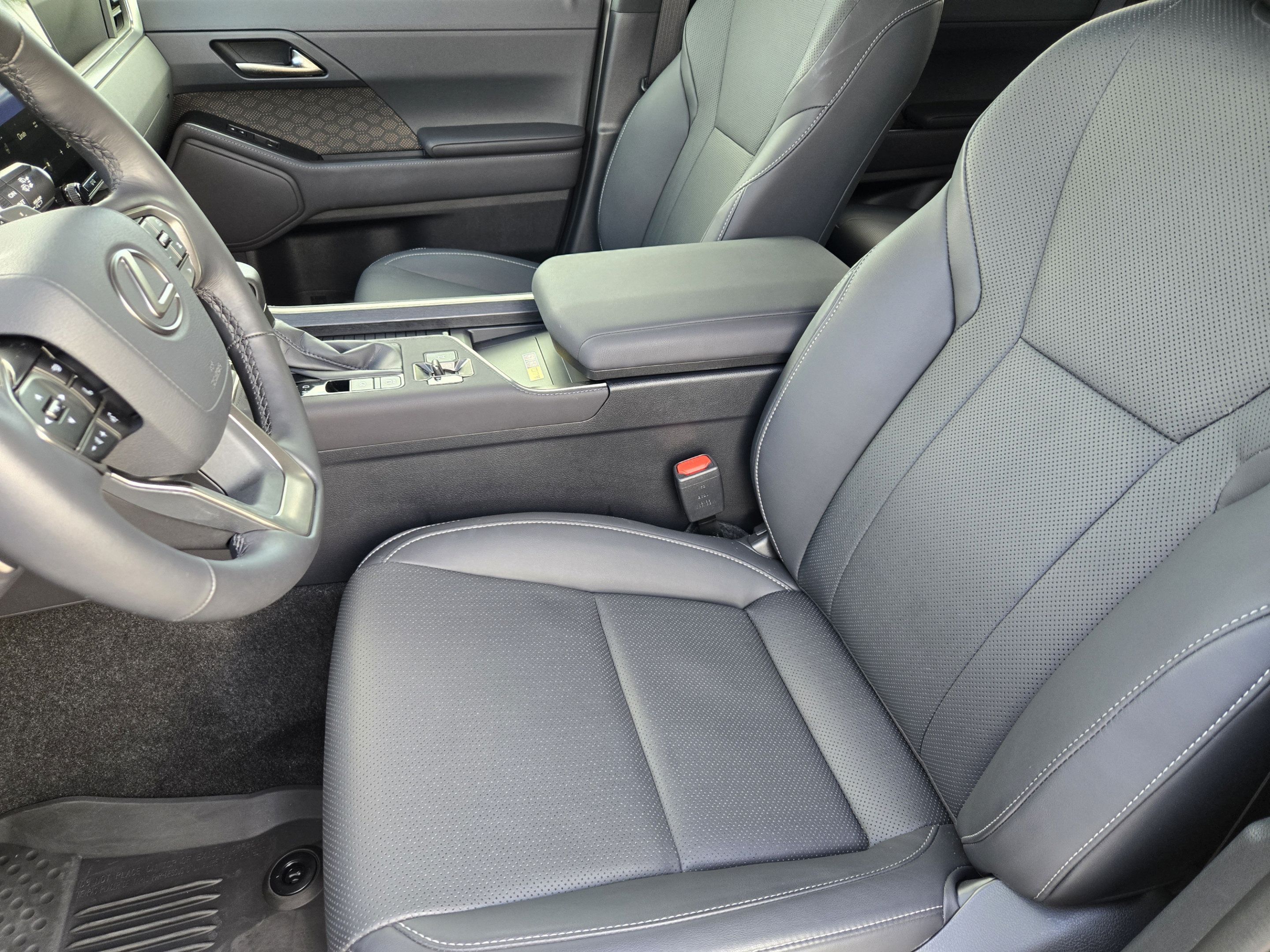 Certified 2026 Lexus GX 550 w/ Accessory Package (2T) AWD/4WD image 9