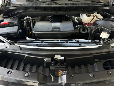 Used 2024 Chevrolet Tahoe LS RWD image 25
