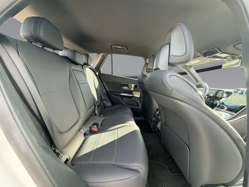Used 2025 Mercedes-Benz GLC 300 image 17