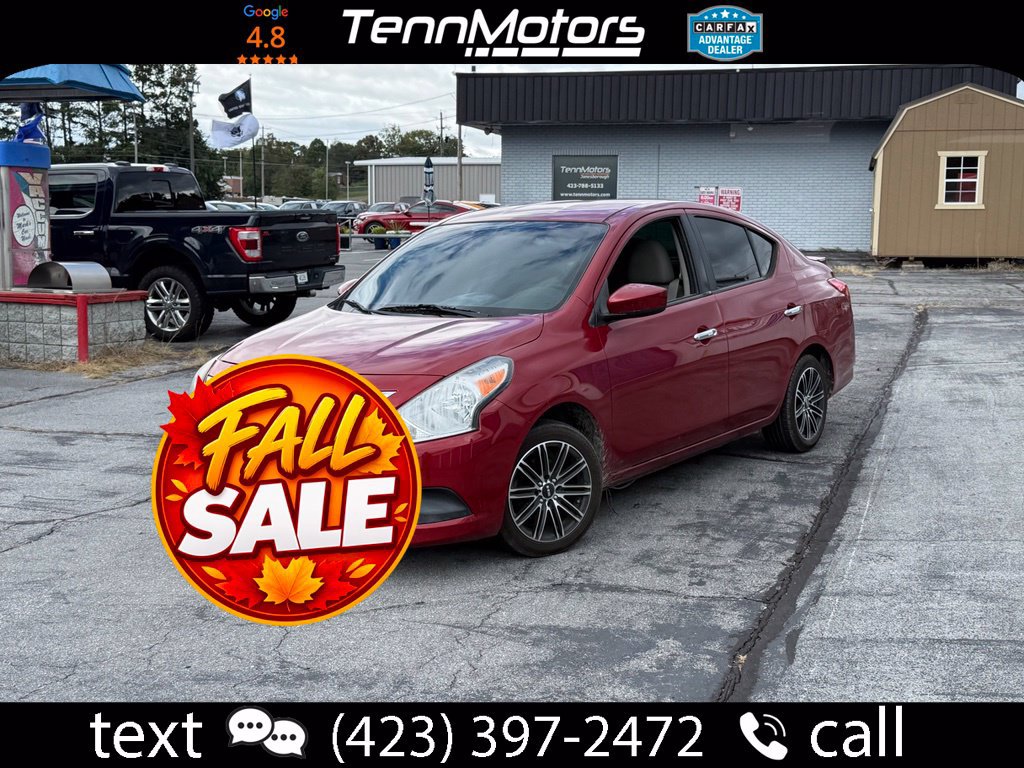 Used 2015 Nissan Versa SV FWD image 1