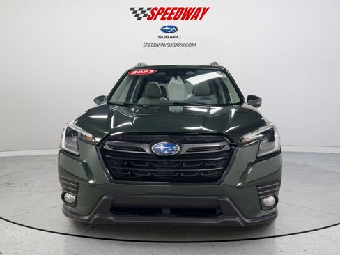 Used 2023 Subaru Forester Limited image 2