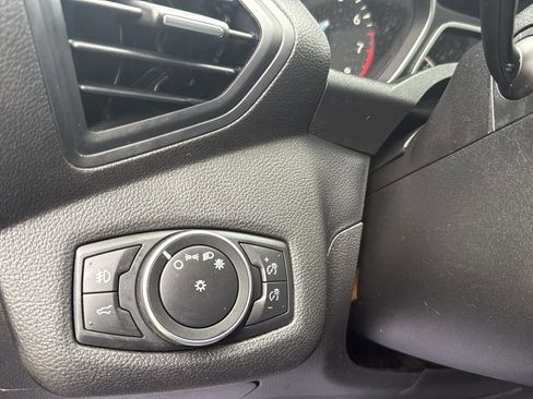 Used 2018 Ford Escape SE image 18