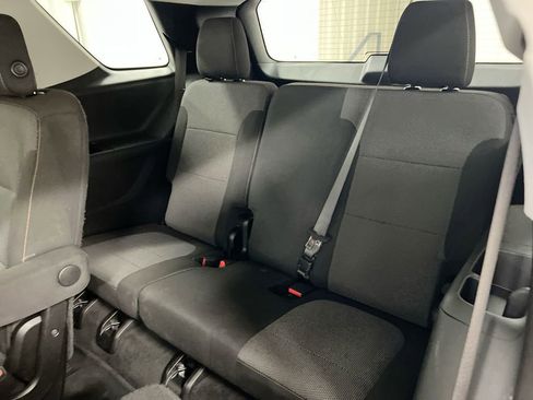 Used 2018 Chevrolet Traverse LT FWD image 24