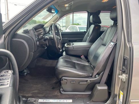 Used 2013 Chevrolet Silverado 2500 LT w/ Z71 Appearance Package AWD/4WD image 9