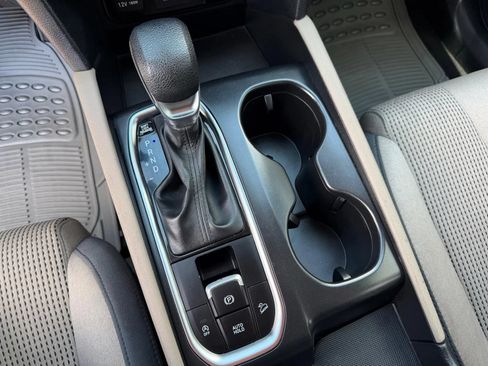 Used 2019 Hyundai Santa Fe SE AWD/4WD image 16