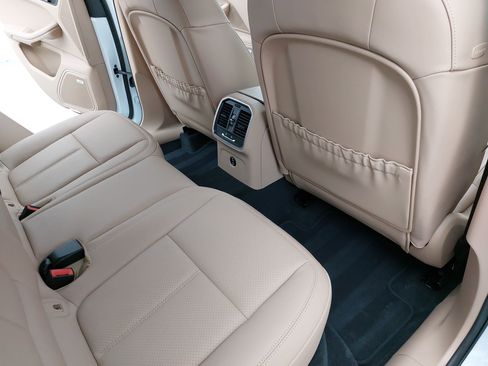 Certified 2026 Porsche Macan S image 13