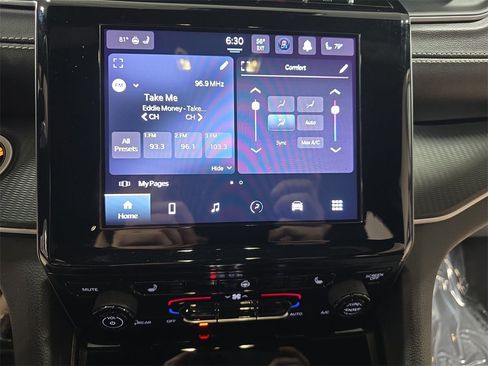 Used 2024 Jeep Grand Cherokee Altitude image 20