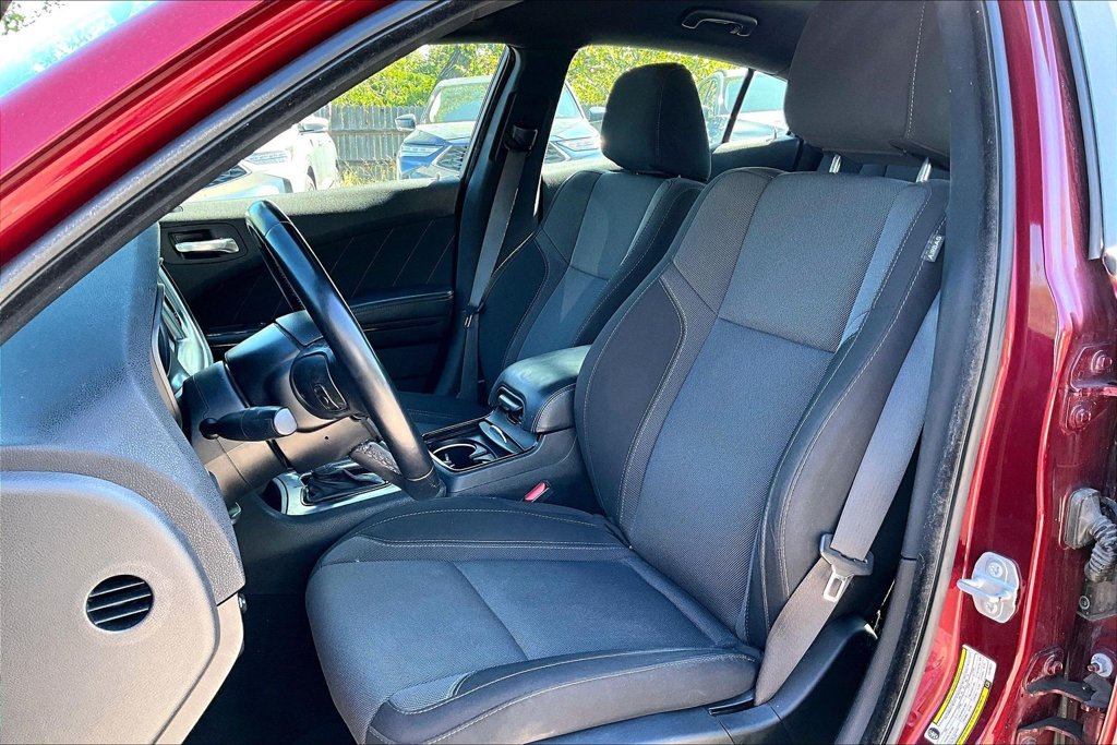 Used 2020 Dodge Charger SXT w/ Blacktop Package RWD image 34