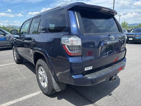 Used 2018 Toyota 4Runner SR5 AWD/4WD image 5
