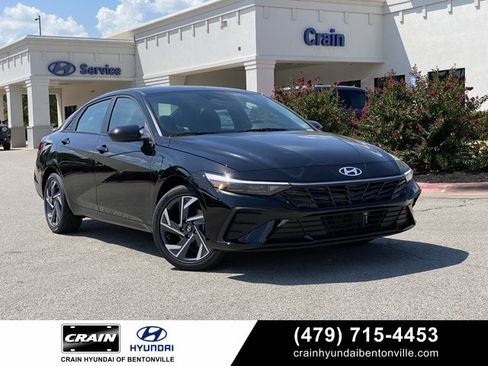 New 2025 Hyundai Elantra SEL image 1