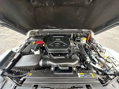 Used 2022 Jeep Wrangler Unlimited Sahara image 17