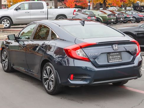 Used 2017 Honda Civic EX-T image 2