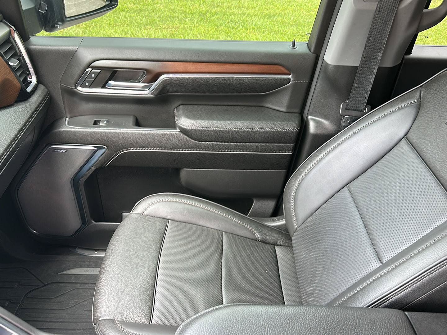 Used 2024 GMC Sierra 2500 Denali w/ Denali Reserve Package AWD/4WD image 25