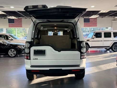 Used 2016 Land Rover LR4 image 39
