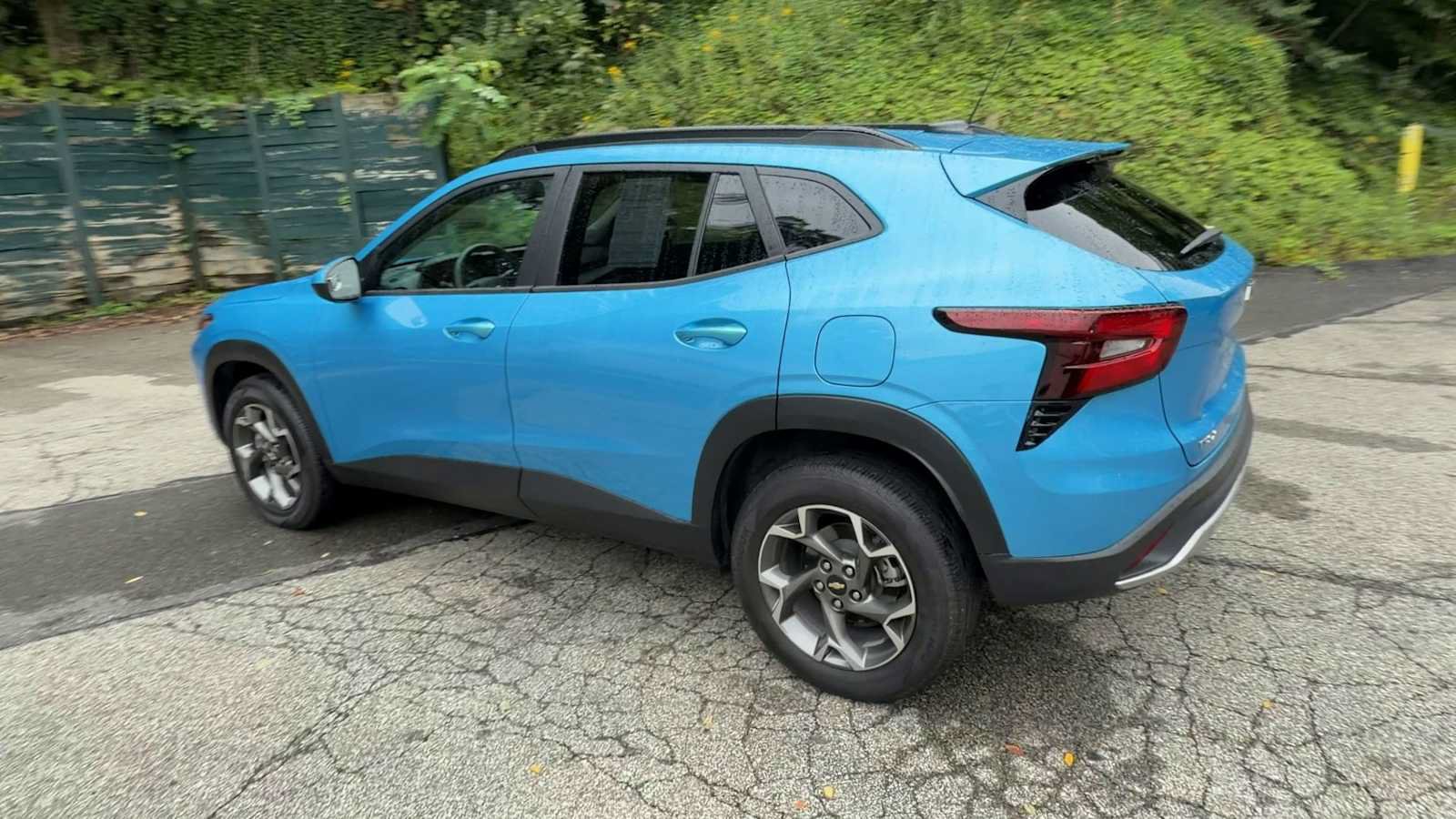 Used 2025 Chevrolet Trax LT FWD image 7