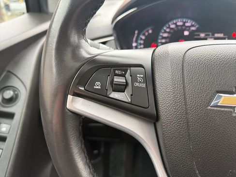 Used 2018 Chevrolet Trax LT w/ Sun & Sound Package AWD/4WD image 24