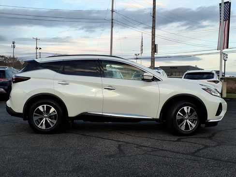 Certified 2024 Nissan Murano SV image 2