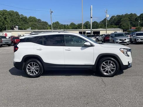 Used 2023 GMC Terrain SLT w/ Tech Package AWD/4WD image 2