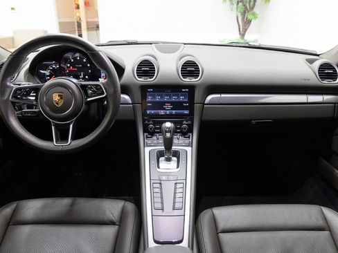 Used 2019 Porsche 718 Cayman image 5