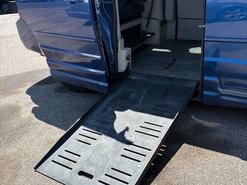 Used 2010 Dodge Grand Caravan SE w/ Popular Equipment Group FWD image 1