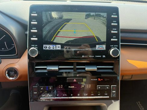 Used 2020 Toyota Avalon Limited w/ Advanced Safety Package FWD image 13