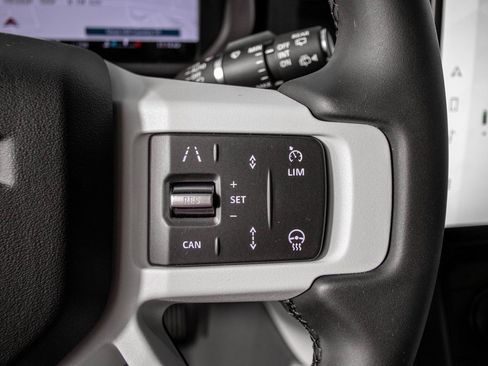 Used 2026 Land Rover Defender 130 S image 22