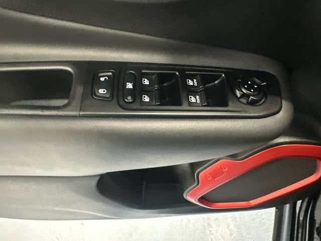 Used 2023 Jeep Renegade Trailhawk AWD/4WD image 25