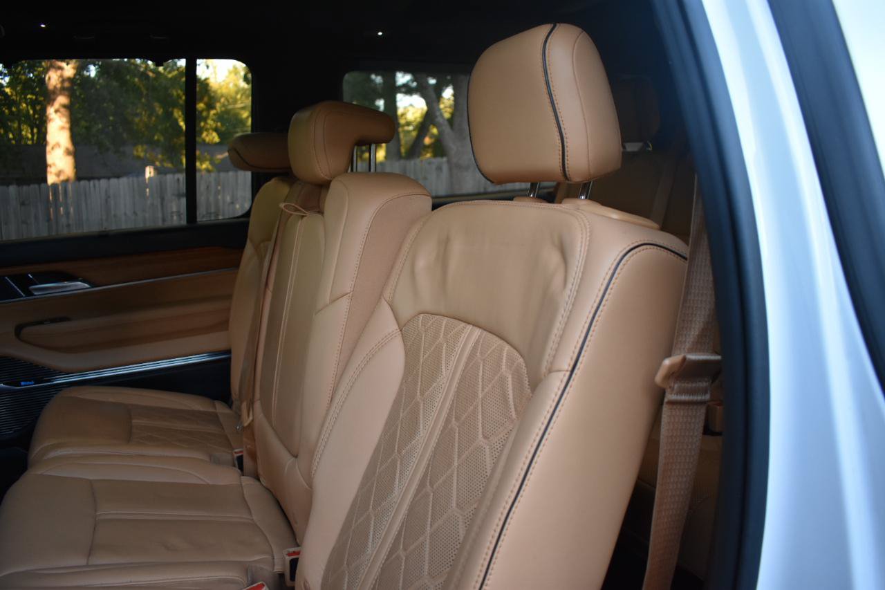 Used 2023 Jeep Grand Wagoneer L Series III w/ Rear Seat Video Group 1 AWD/4WD image 22