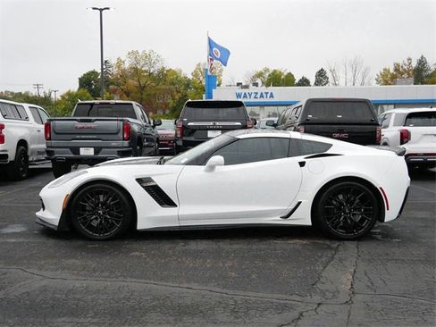 Used 2016 Chevrolet Corvette Z06 w/ 3LZ Preferred Equipment Group image 3