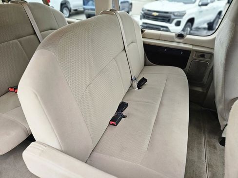 Used 2010 Ford E-350 and Econoline 350 XLT image 13