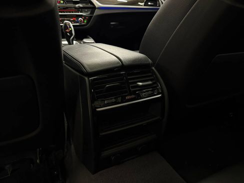 Used 2018 BMW 530i xDrive image 43