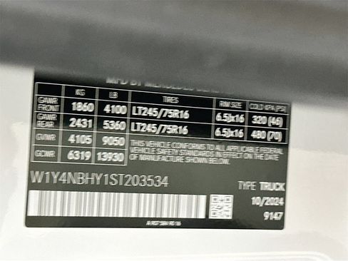 New 2025 Mercedes-Benz Sprinter 2500 image 28