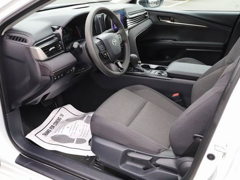 Used 2025 Toyota Camry LE image 8